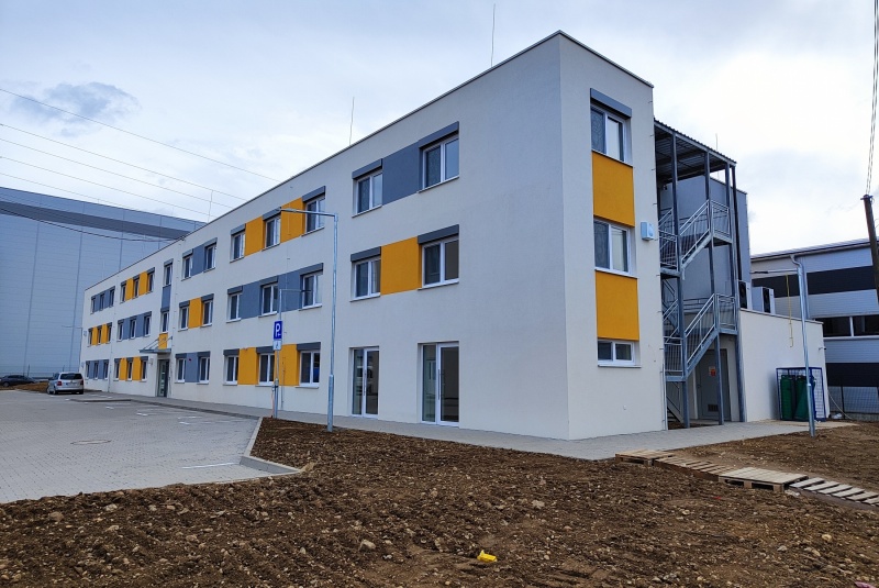 Aktuálne zákazky / Polyfunkčný objekt - Devínska Nová Ves - foto