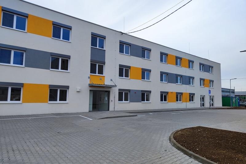 Aktuálne zákazky / Polyfunkčný objekt - Devínska Nová Ves - foto